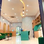 Cần cho thuê tầng 1 shophouse oasis 60m2 giá rẻ 10 triệu đủ đồ như ảnh nhà phố oasis ecopark