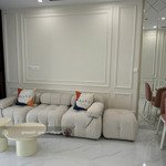 Tôi cần bán căn hộ 75m2 tòa b, 2 ngủ, 2 vệ sinh tầng trung, ban công đông, giá bán 6 tỷ 1, sổ đỏ chính chủ