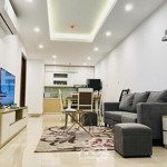 Bán gấp căn hộ 65m2 , giá bán 5 tỷ , chung cư cầu giấy center point , 2 phòng ngủ 2 vệ sinh. liên hệ 0775246999