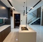 Cho thuê 4 phòng ngủ dư án dedge villa trên không 240m2, view sông trực diện,giá tốt không nội thất