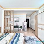 Căn hộ giá rẻ -,studio ban công - 30m2 - full nội thất - sân bay - công viên hoàng văn thụ