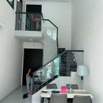 Giá tốt chốt ngay căn duplex 2 phòng ngủdiện tích 103m2 view hồ bơi full nt giá bán 8 tỷ. lh em hải 0989228059