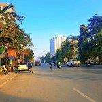 View ngã 4 nguyễn văn huyên, mặt ngõ kinh doanh, 70m2, 5 tầng, cạnh công viên, oto tránh