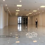 Cho thuê nhà mặt phố láng hạ, diện tích: 100m2, mặt tiền: 10m, giá thuê: 100 triệu/ tháng