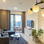 Cho thuê saigon royal view quận 1 - 2 phòng ngủ- 80m2 - 21 triệuiệu - full nội thất đẹp. lh em như xem nhà ạ