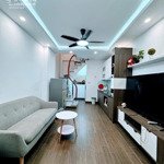 Nhà 4 tỷ giờ hiếm lắm ạ. đã thế lại quận hai bà trưng phố vip bạch mai nha,diện tích25m x 5 tầng full nt