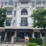 Căn đẹp classia bán lỗ, 19 tỷ còn 16 tỷ , đường lớn 16m, hướng mát, view thoáng, gọi vũ: 0906673705