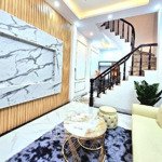 Dịch vọng cầu giấy - ngõ thông - lô góc - ô tô đỗ cửa - kinh doanh nở hậu 40m2, 4 tầng nhỉnh 8 tỷ xíu