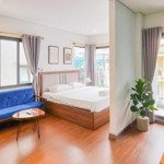 Bán tòa ch apartment phố trích sài - view hồ tây - gara ôtô - hs 200 triệu/th 7 nổi 1 hầm. 106m2