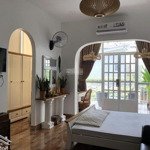 Cho thuê nhà đẹp ở thảo điền, 5*18m, 3 tầng, 3 phòng ngủkhu an ninh - giá bán 30 triệu