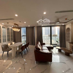 Bán căn 3 ngủ hoàn thiện nhà mới giá tốt chung cư sunshine city, 98m2 view nội khu.lh 0966998392