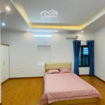 Bán nhà cự lộc 37 m2 5 tầng 3 phòng ngủ đủ công năng giá bán 6,1 tỷ liên hệ: 0828555333