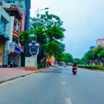 Bán nhà nguyễn văn cừ 75.2m2, giá bán 16.9 tỷ, 7 tầng thang máy, ô tô vào nhà, lô góc