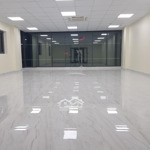 Bql tòa gems office 11 duy tân trống sàn diện tích 150m2 thông sàn vuông vắn