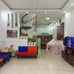 Gò vấp -bán nhà 2 tầngx60m2, 4 phòng ngủ sân thượng, hẻm to, cách vài căn ra phan văn trị, hơn 5 đồng tl