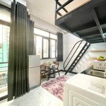 Ngay phố ẩm thực phan xích long,căn hộ gác lửng balcony full tiện nghi