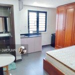 Studio thống nhất chỉ tính điện nước - cửa sổ trời full nội thất