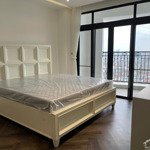 Tôi chính chủ cần bán căn 4 ngủ tòa r2 royal city, tầng trung view thành phố