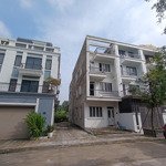 Ra hàng căn góc siêu đẹp dự án hud, dt 150m2, 3 mặt thoáng. giá ngoại giao.