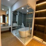 Villa nội thất vip - hồ bơi trong nhà - ngang 7,5m - 80m2 - hẻm xe hơi