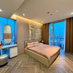 Bán Nhanh Căn Hộ 2 Phòng Ngủ View Bể Bơi Toà R1 Vinhomes Royal City