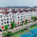 Chính chủ bán căn biệt thự đơn lập view bể bơi, giá 2x tỷ