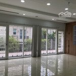 Cho thuê nhà phố nguyễn cơ thạch 160 triệu,diện tíchsử dụng 600m2