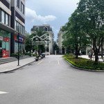 Tôi cần bán shophouse chân đế vinhomes green bay mễ trì