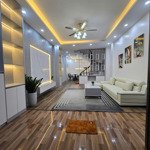 Tôi bán nhà số 5 ngõ 300 nguyễn xiển 50m2 mới đẹp ở luôn giá hơn 8 tỷ chút