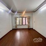 Cho thuê nhà riêng ngõ 515 trương định, diện tích: 30m2,4 tầng, 3 phòng ngủ4vs,nội thất gần đủ, giá bán 12 triệu