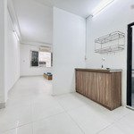 Studio tách bếp - 30m2 - full nội thất - cửa sổ lớn - thăng long -tân bình -sân bay- hoàng văn thụ