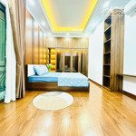 Hiếm!cho thuê gấp nhà phố ngọc khánh; 130m2*4.5t. mt: 9.5m; 8pn. ngõ 10m. ở, vp, kd đỉnh; 39tr/th