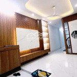 Nhà đẹp miêu nha - ô tô đỗ cửa - ngõ nông - dt40m2, 4 ngủ - giá bằng căn chung cư vinhomes