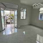 Cho thuê nhà hẻm 4m hồng bàng, 5x11m, 1 lầu 2 phòng