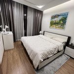 Căn duy nhất! cc gửi bán căn hộ vinhome royal city 3 ngủ, 130m, 9.55 tỷ. lh e xem nhà: 0987485936.