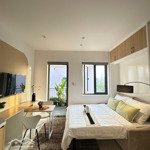 Căn hộ balcony phong cách sang trọng tone màu sáng, máy giặt riêng ngay đảo kim cương, quận 2