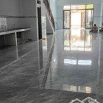 Nhà bề ngang 5,5m x31m trống suốt làm văn phòng,kho xưởng may, tạp hoá