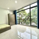 Cho thuê phòng dạng studio ban công lớn full nội thất phòng lớn 28m2