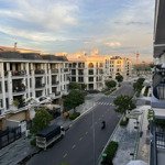 Vạn phúc city bán nhà đường số 7 ( rộng 20m) hoàn thiền nội thất chỉ 30,5 tỷ