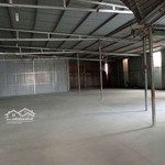 Cho thuê 700m2 xưởng có nhà cấp 4 bình chuẩn _ thuận an bd