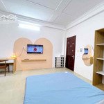 Trống sẫn 1 phòng studio full nội thất rộng 35m2 gần cv làng hoa