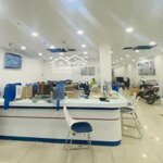 Tòa nhà có dtsd 800m2 ngay trung tâm biên hòa. thích hợp mở showroom, siêu thự, ngân hàng,...