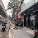 Cần cho thuê sàn thương mại tầng 1 tại mặt phố cầu giấy 300m2 mặt tiền siêu rộng giá hơn 300/m2