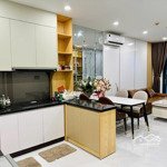 Bán nhanh trong tháng căn hộ 2pn2wc c sky view full nội thất đẹp, tầng cao, 80m2, sổ hồng sẵn.