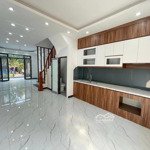 Bán nhà 5 tầngx33m2, cạnh nhà vh la tinh 1, 20m ra đường ô tô, 300m đến kđt đô nghĩa. giá 3.1 tỷ