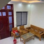 Cho thuê nhà 5 tầng-3pn phố phúc lợi,hàng xóm vinhome riverside,ecohome,gần trường,gần chợ.