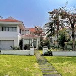 Cần bán gấp căn hoa hậu the ocean villas giá bán 34 tỷ ngay sát biển, 3 phòng ngủ609 m2 , cho thuê 150 triệu/tháng