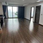 Nhượng căn góc 3 phòng ngủ view hồ 136,33m2 tầng 23 giá 17 tỉ bao thuế phí