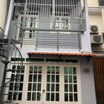 Chuyển nơi ở mới cần bán nhà tại đường trần quang diệu, quận 3, 24m2, giá 2t.y 7