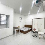 Giá rẻ - studio cửa sổ - 30m2 -full nội thất -thang máy-phan xích long